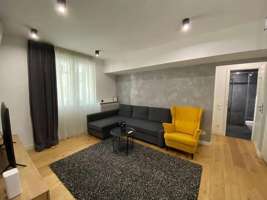 University - Downtown By Realty Bucharest Apartment